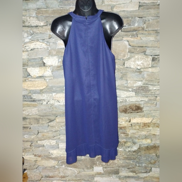 Vince Camuto navy lined halter dress with keyhole front and pleated hem - Picture 2 of 7